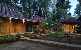 omah kayu jagalan